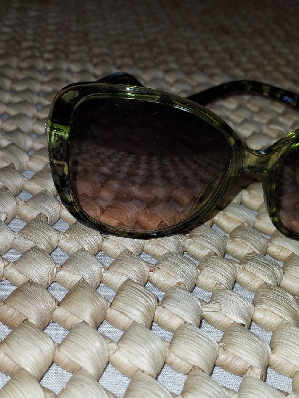Main Character Sunglasses - Picture 3 of 9